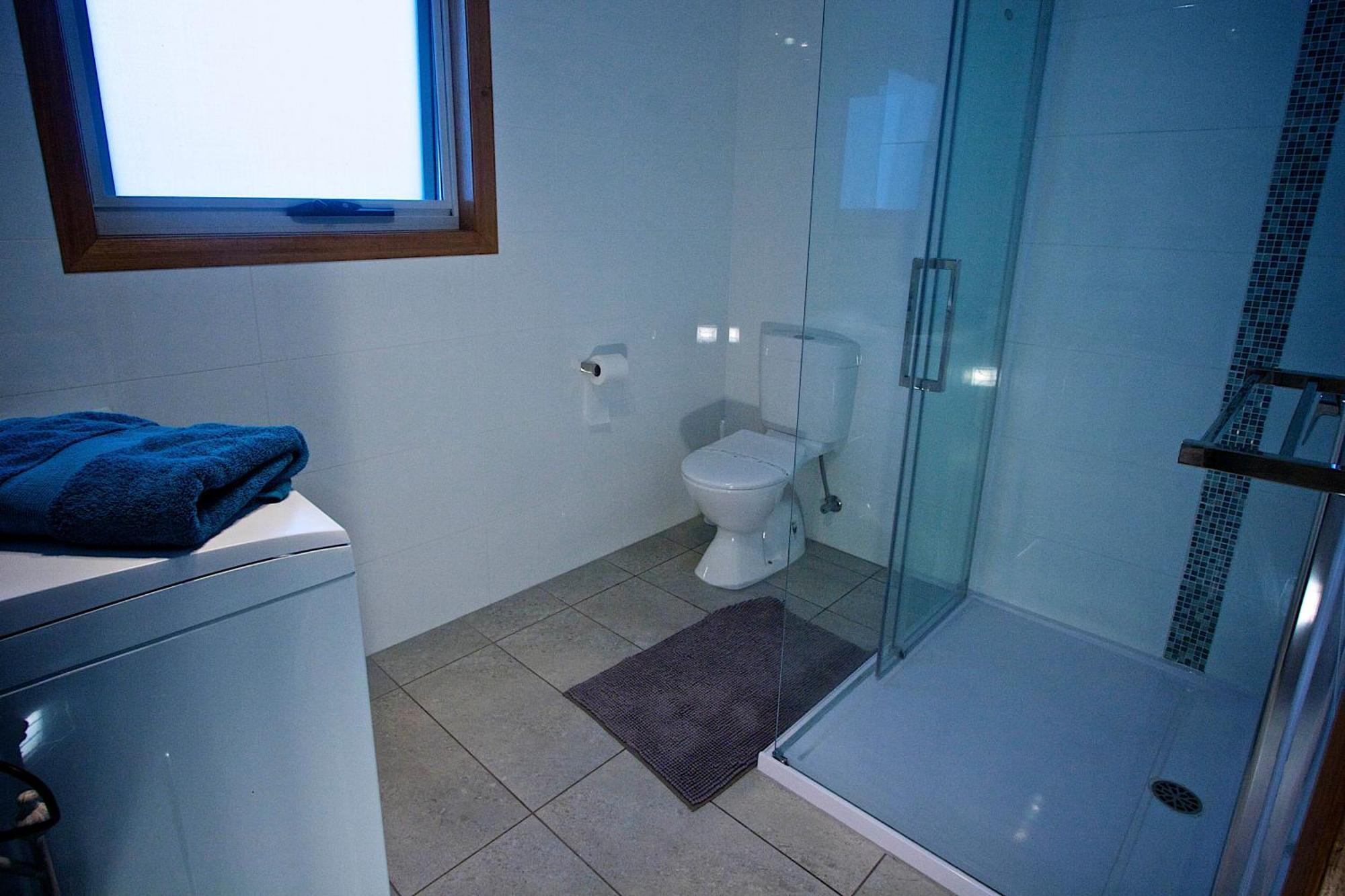 Penguin Beachfront Apartments Room photo