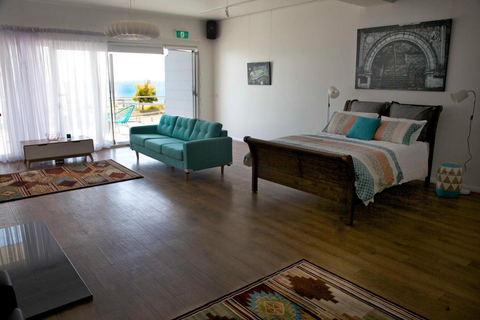 Penguin Beachfront Apartments Room photo