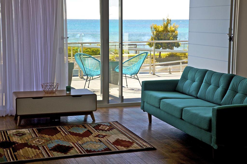 Penguin Beachfront Apartments Room photo
