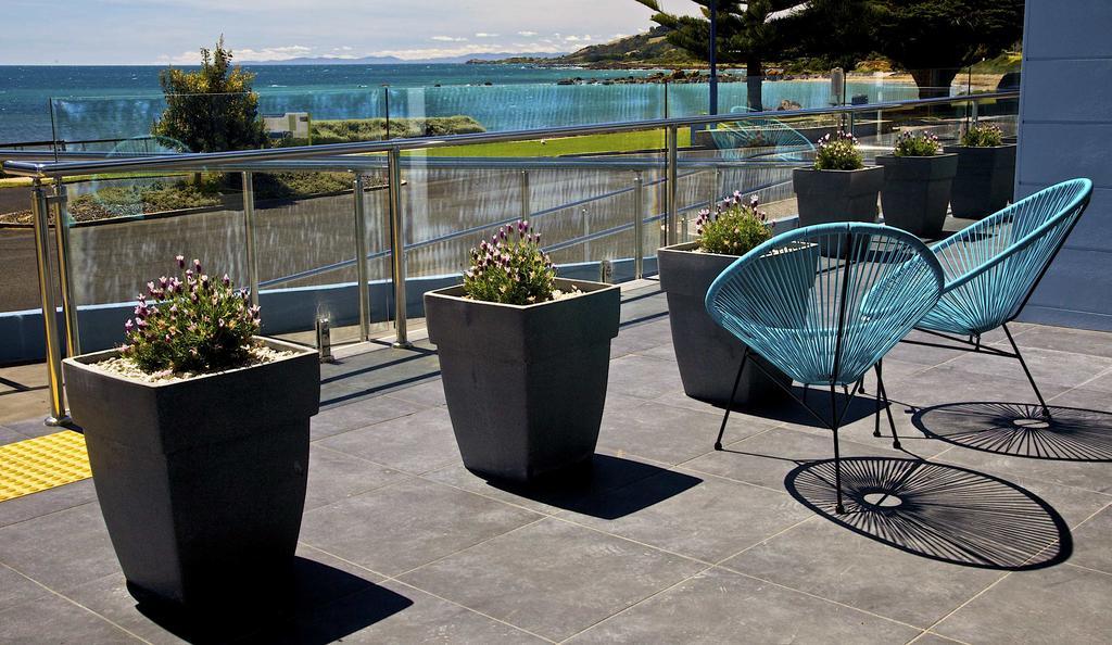 Penguin Beachfront Apartments Room photo